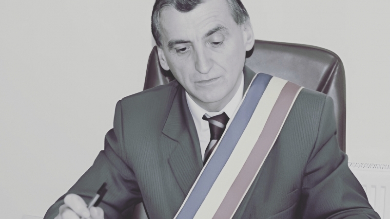 Pamflet: “Primarul Dejului nu mai trebuie ales, este numit pe viață, urmat de al său prinț de Dej”