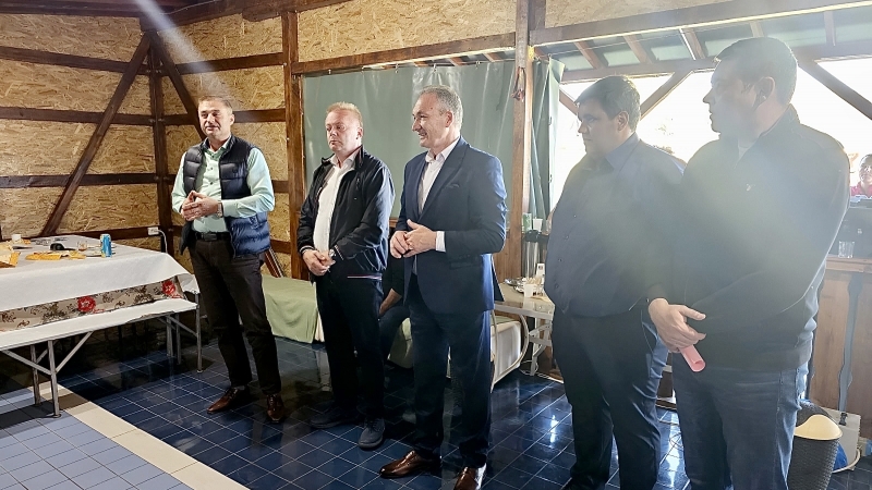 PSD DEJ - Reprezentanții Biroului Permanent al PSD Dej au participat astăzi împreună cu reprezentanții comunelor din zona Dej la o întâlnire de lucru în Mintiul Gherlii, o întâlnire premergătoare lansării candidaților zonali